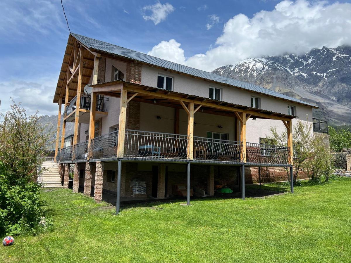 Guest House 15 Kazbegi Exterior photo