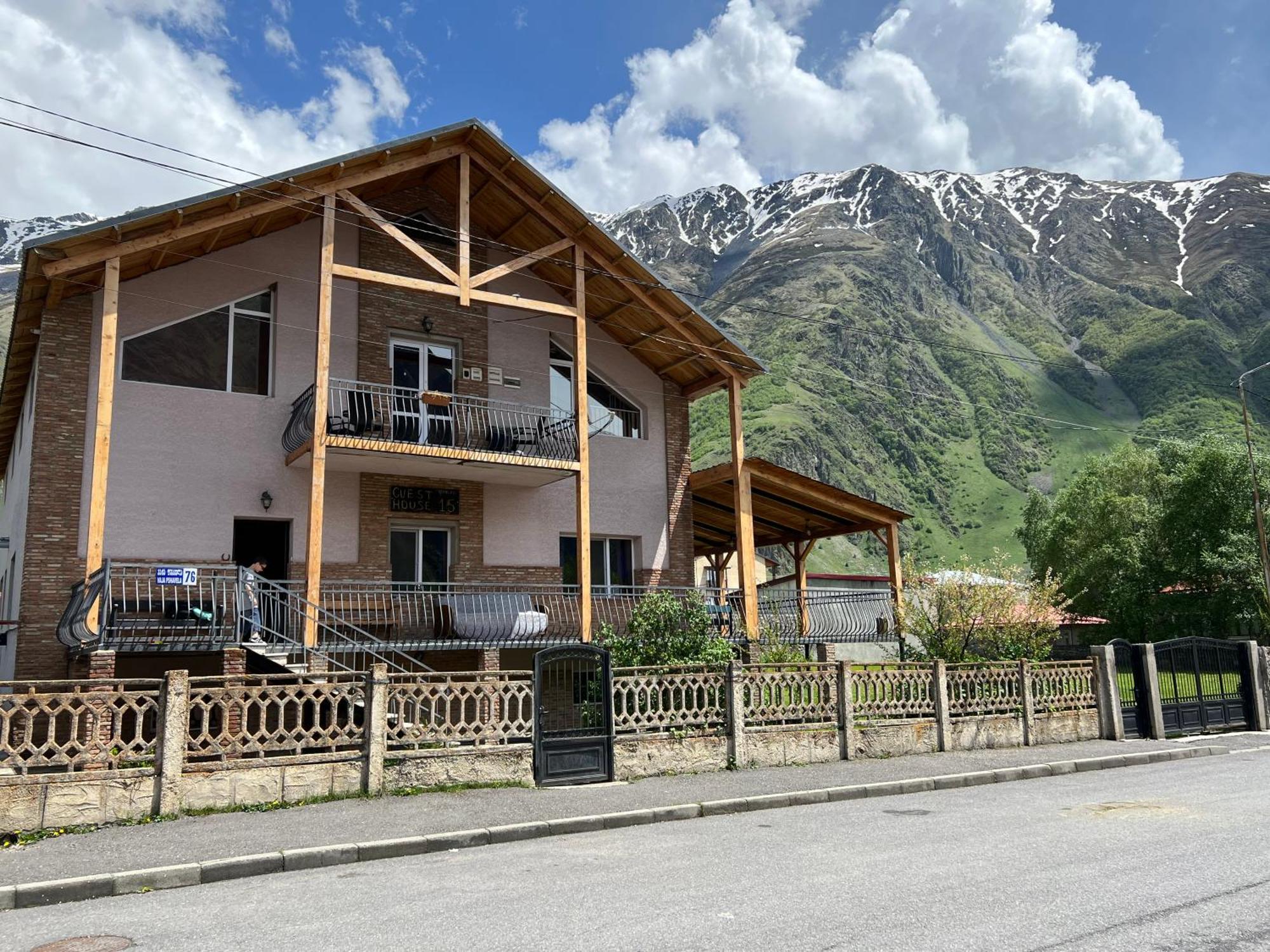 Guest House 15 Kazbegi Exterior photo