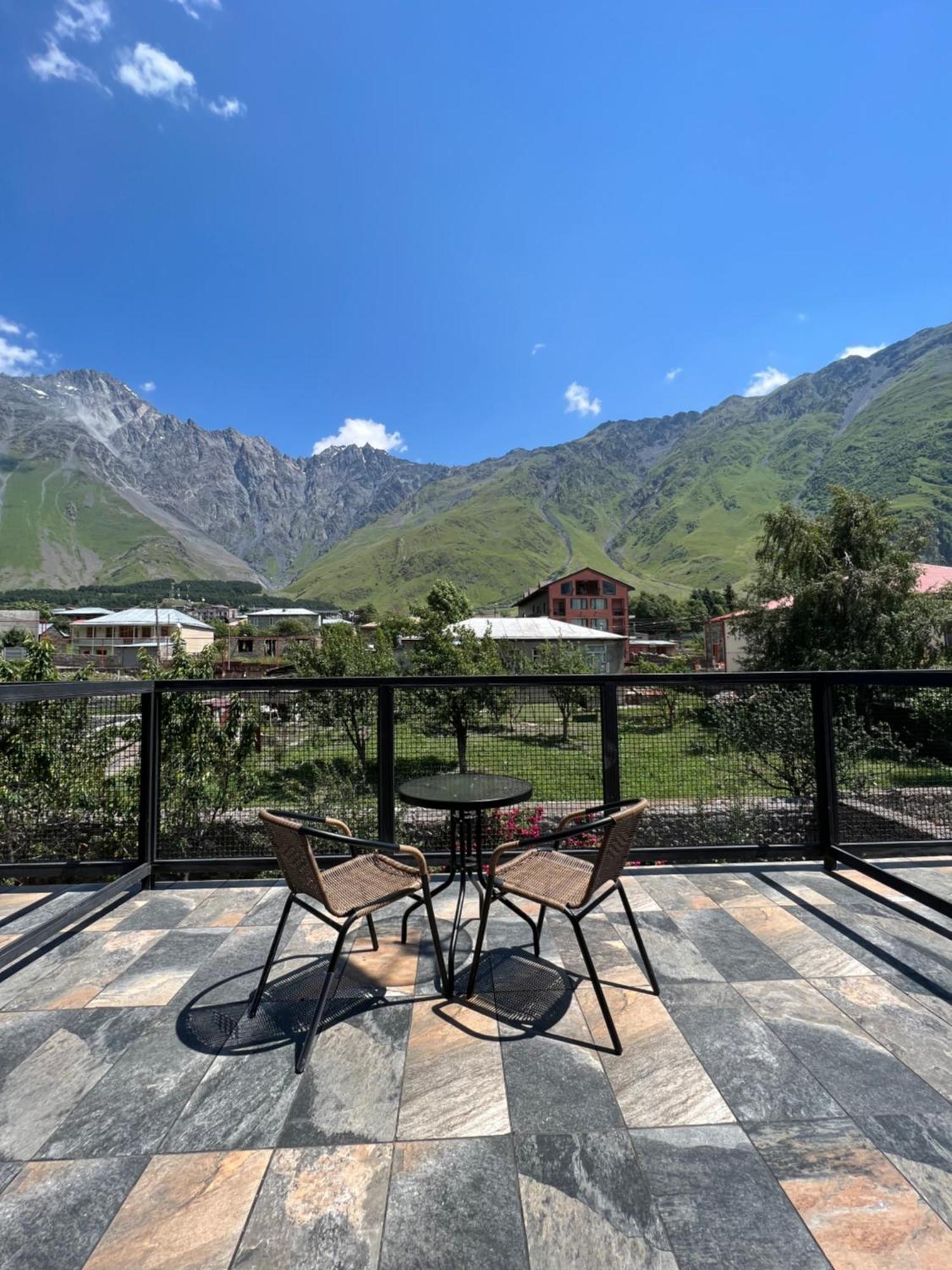 Guest House 15 Kazbegi Exterior photo